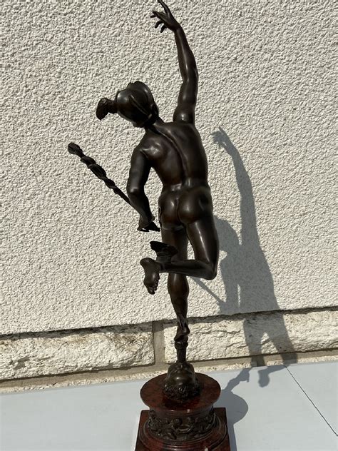 bronzen beeld hermes